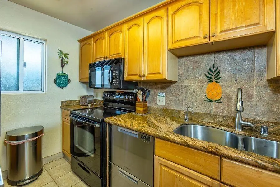 Menehune Shores #209 Condo 키헤이
